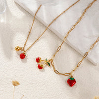 Red Fruit Pendant Necklace — in alternativa