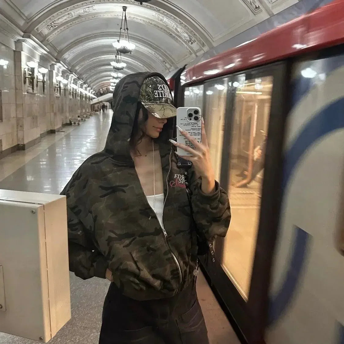 Retro Camouflage Zip Up Hoodie — dettaglio della stampa