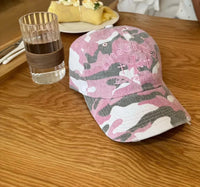 Retro Cross Camo Baseball Cap — vista laterale