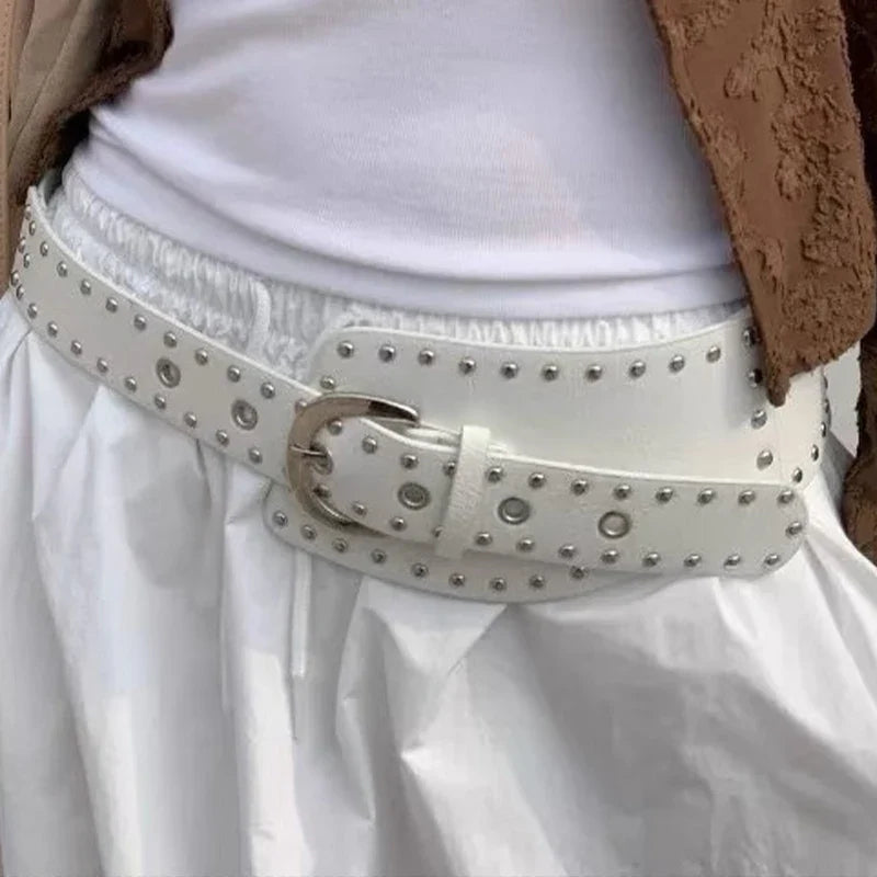 Rivet Irregular Wide Faux Leather Body Belt — dettaglio della stampa
