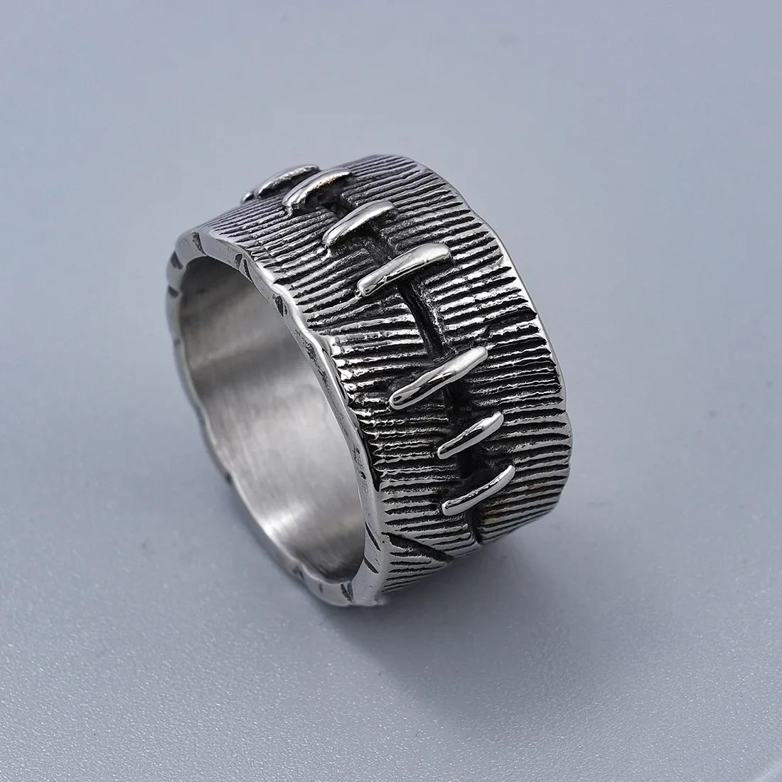 Rough Stitching Ring — vista posteriore