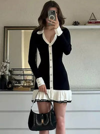 Ruffled Bow Knit Mini Dress — dettaglio della stampa