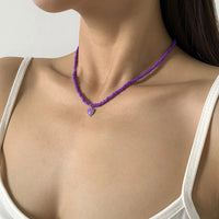 Seed Beads Heart Pendant Necklace — vista posteriore