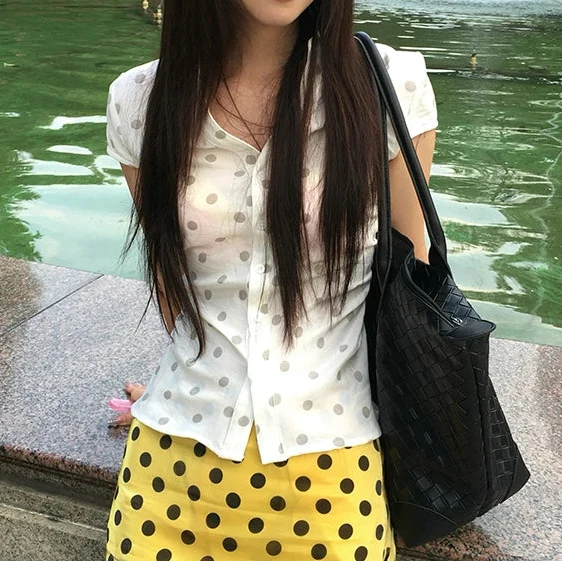 Sheer Polka Dot Aesthetic Button Up Blouse Shirt — vista frontale