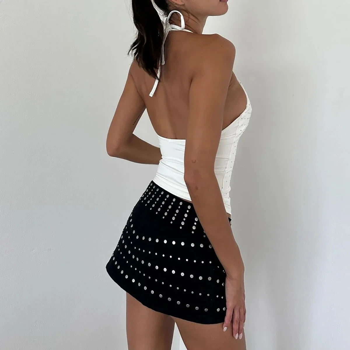 Stoned Heart White Backless Halter Top — in alternativa