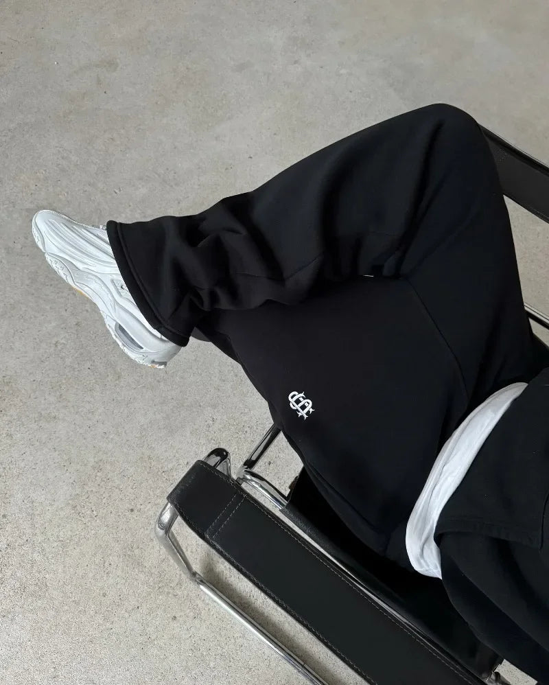 Straight Leg Baggy Embroidered Sweatpant Joggers Trousers — in alternativa