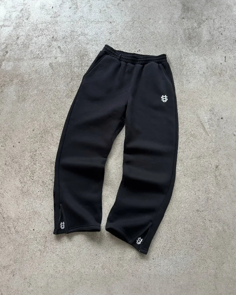 Straight Leg Baggy Embroidered Sweatpant Joggers Trousers — vista frontale