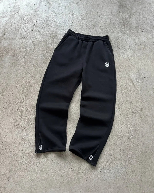 Straight Leg Baggy Embroidered Sweatpant Joggers Trousers — vista frontale