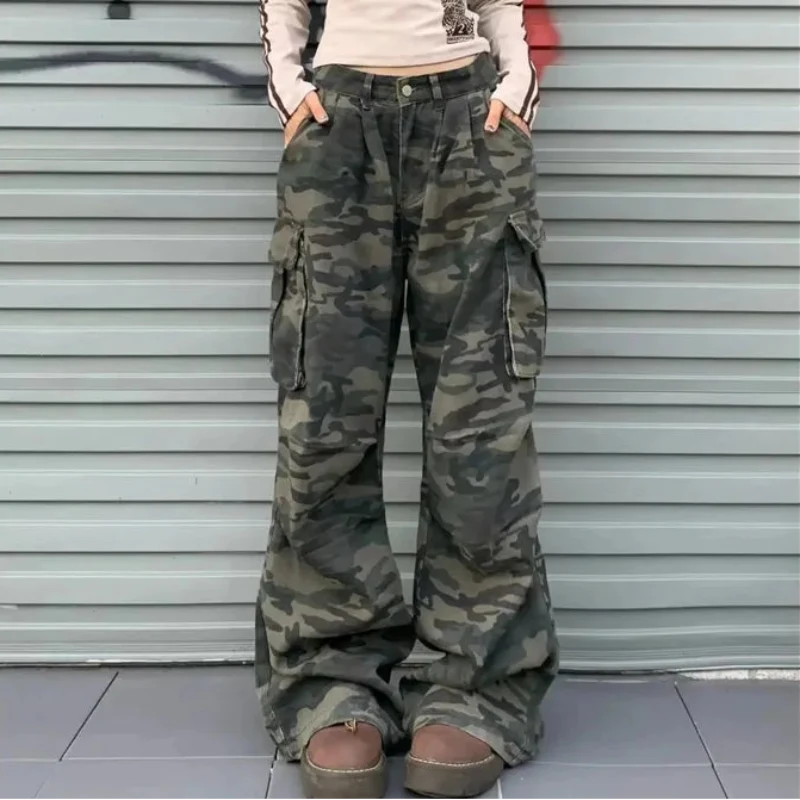 Streetwear Baggy Cargo Camo Trousers — vista frontale