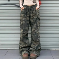 Streetwear Baggy Cargo Camo Trousers — vista frontale