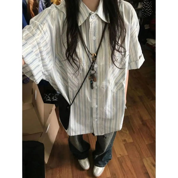 Striped Short Sleeve Button Up Blouse Shirt — vista frontale