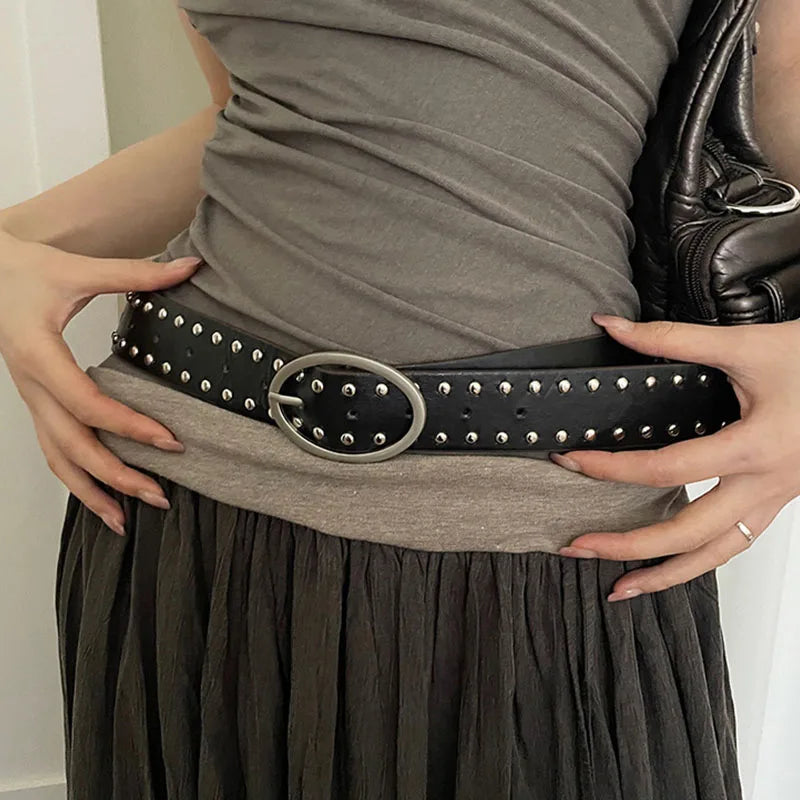 Studded Rivet Metal Circle Buckle Belt — dettaglio della stampa