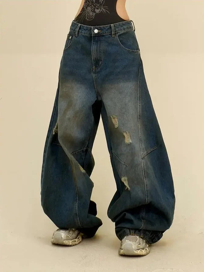 Super Baggy Distressed Womens Jeans — vista frontale