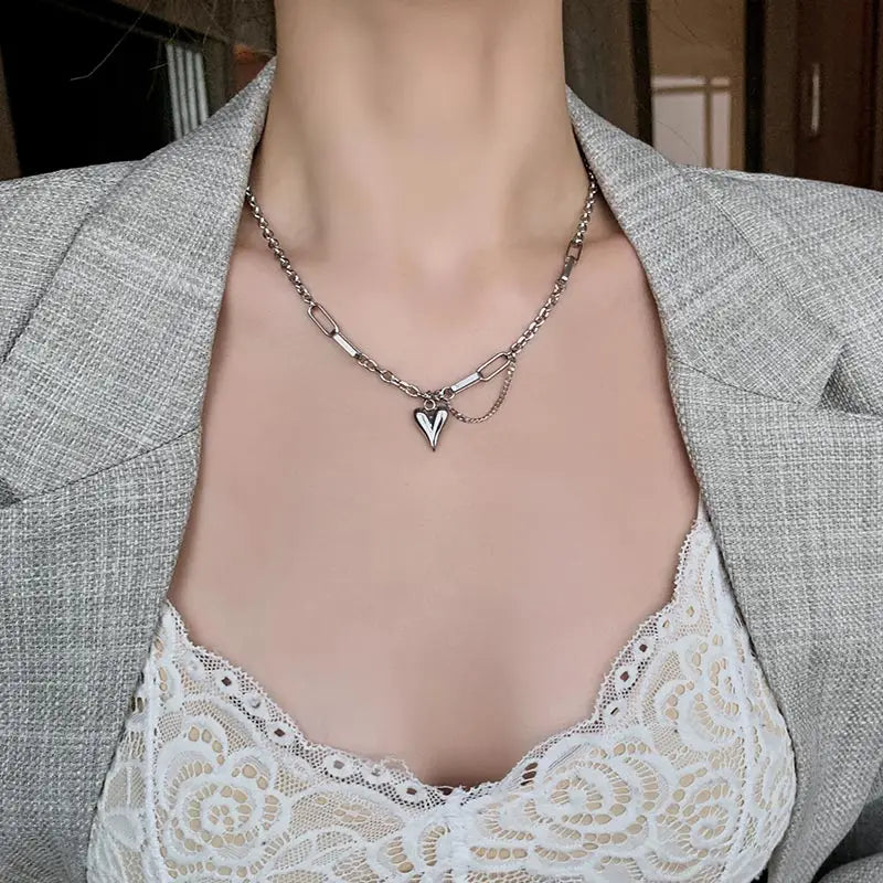 Sweet Peach Heart Pendant Necklace — dettaglio