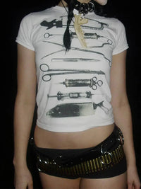 "Tonights the Night" Baby Tee Crop Top — dettaglio