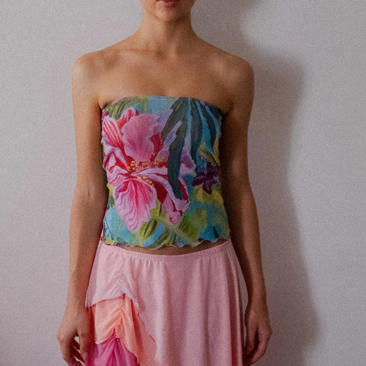 Tropical Floral Strapless Bandeau Tube Top — dettaglio della stampa