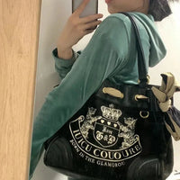 Vintage Couture Velvet Handbag — dettaglio della stampa