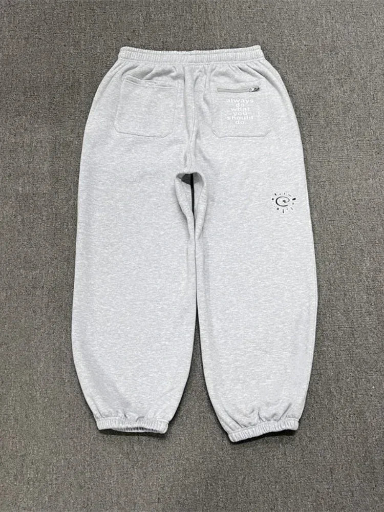 Vintage Graphic Baggy Sweatpants Jogger Trousers — dettaglio della stampa