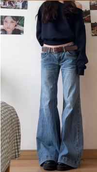 Vintage Old Money Baggy Flared Jeans — dettaglio della stampa