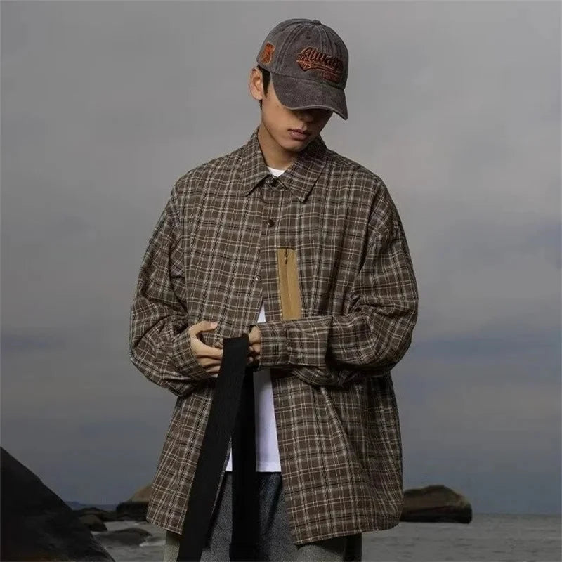 Vintage Plaid Long Sleeve Button Up Shirt — vista laterale