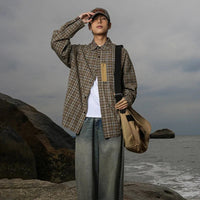 Vintage Plaid Long Sleeve Button Up Shirt — dettaglio del tessuto