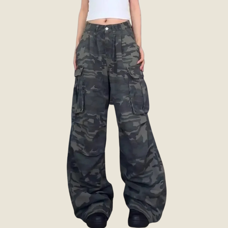 Washed Camouflage Multi Pocket Baggy Cargo Jeans — vista frontale
