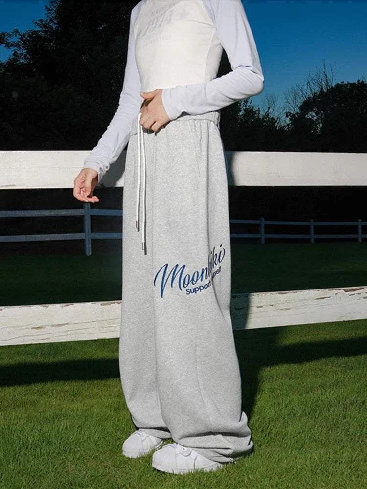 Wide Leg Embroidered Baggy Sweatpant Joggers Trousers — vista frontale