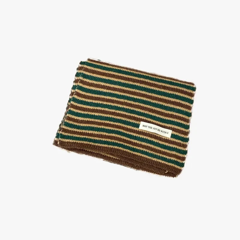 Womens Knitted Striped Scarf — vista laterale