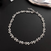 Z Chain Necklace — dettaglio del tessuto