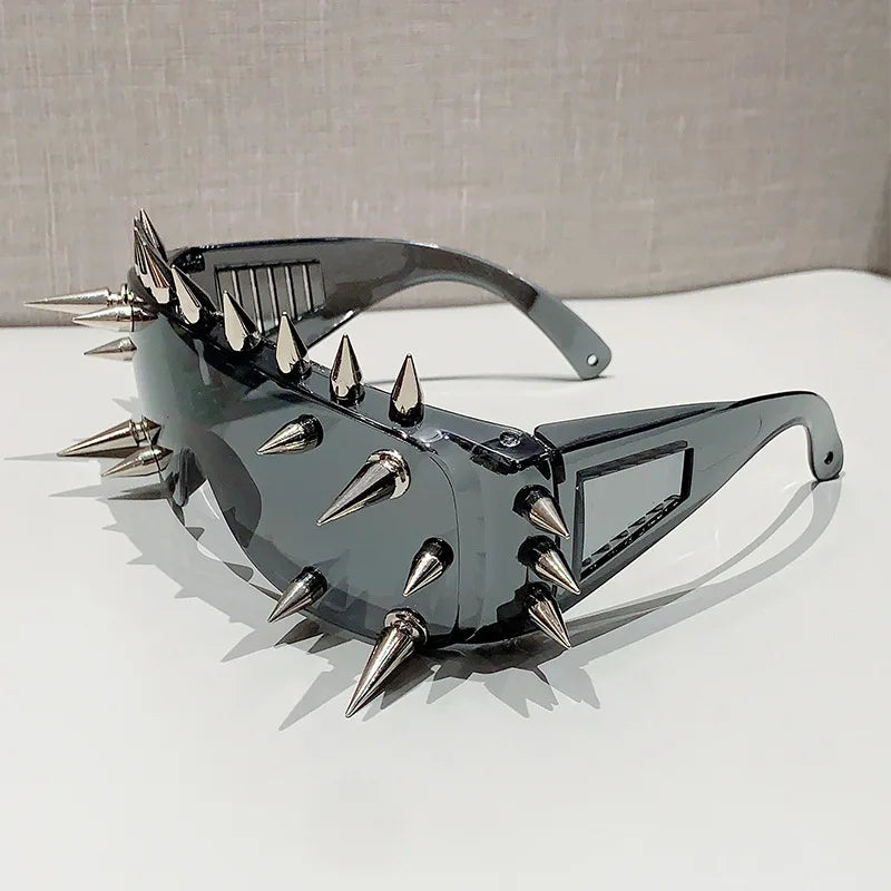 Nail Spiked Sunglasses — dettaglio