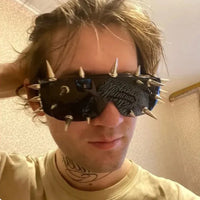 Nail Spiked Sunglasses — vista posteriore